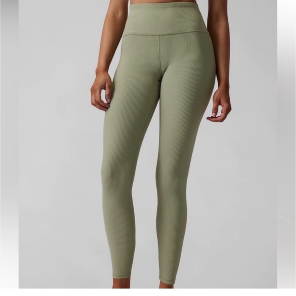 Athleta Elation RibTight Sage Green Leggings Size M